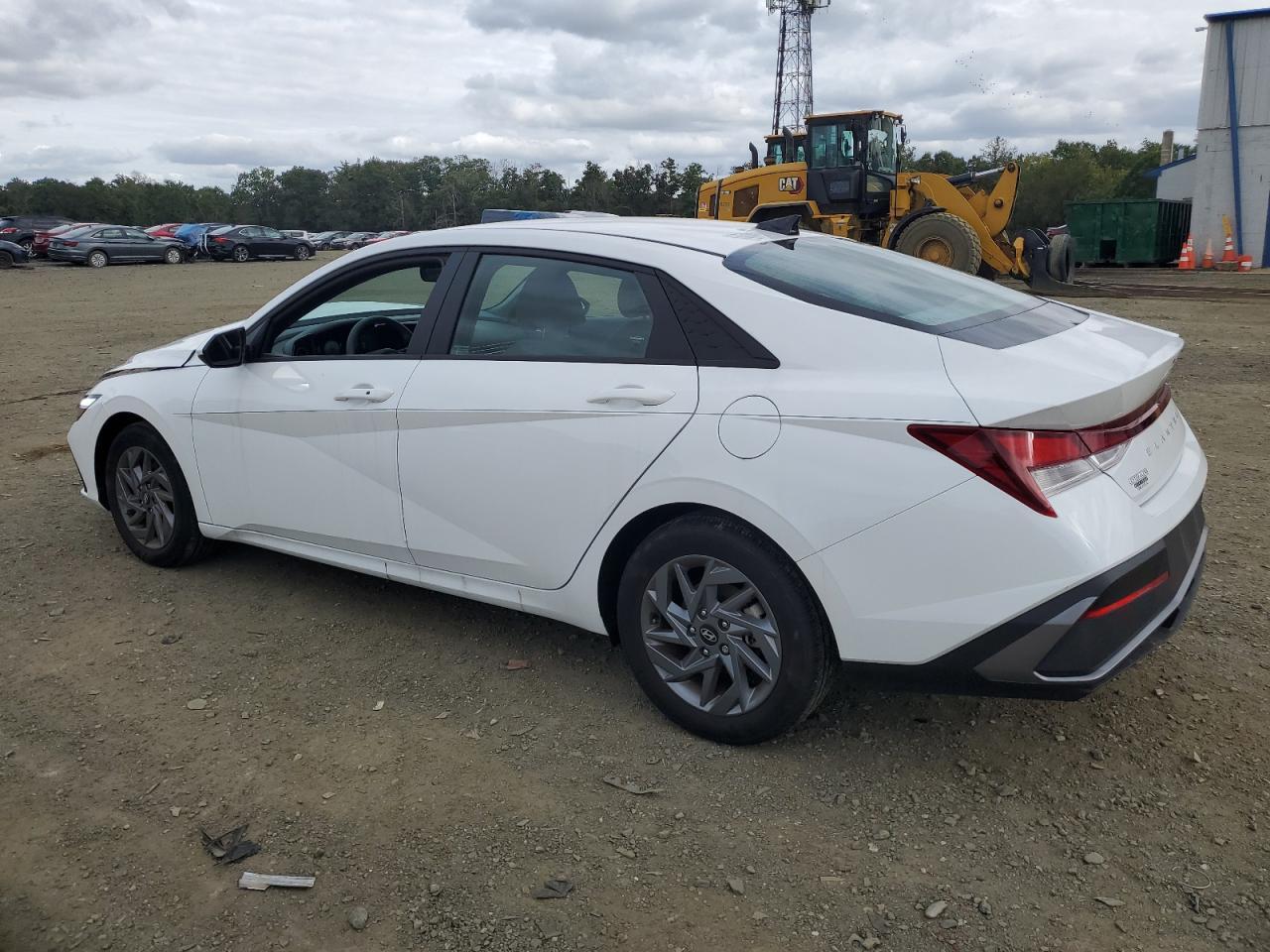 2024 Hyundai Elantra Sel - Image 2