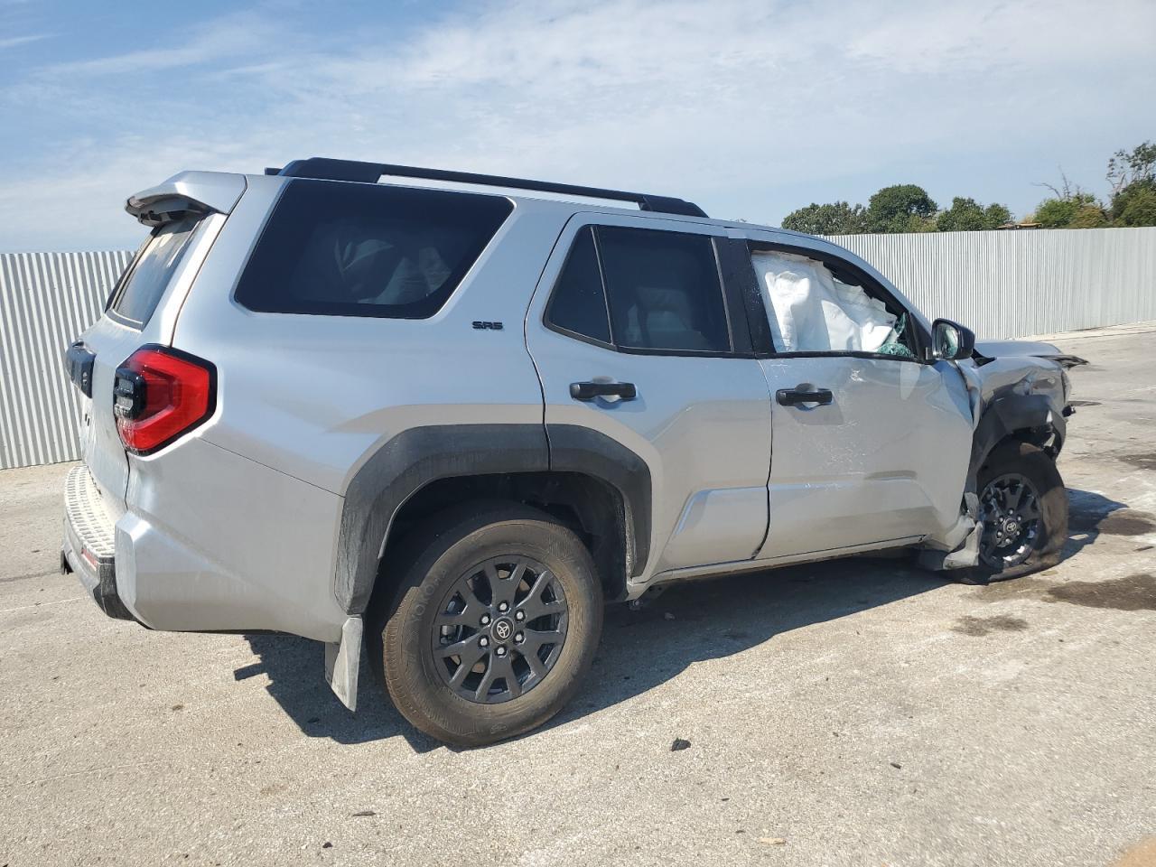 2025 Toyota 4Runner Sr5 - Image 3