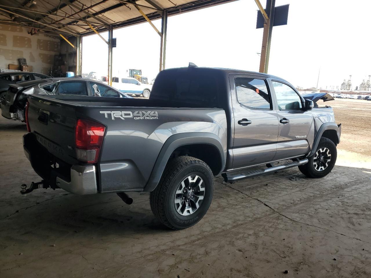 2017 Toyota Tacoma Double Cab - Фото 3
