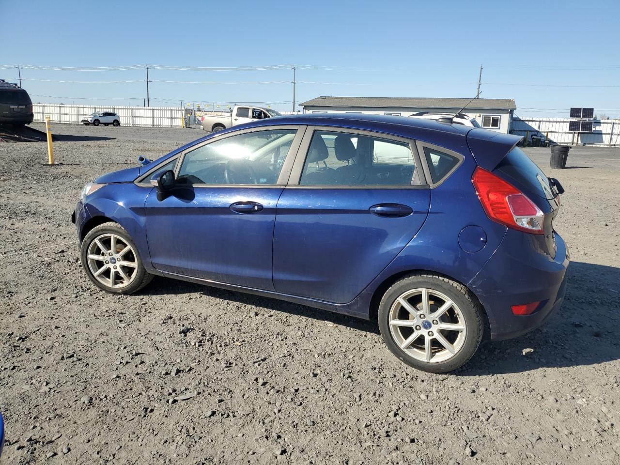 2016 Ford Fiesta Se - Фото 2