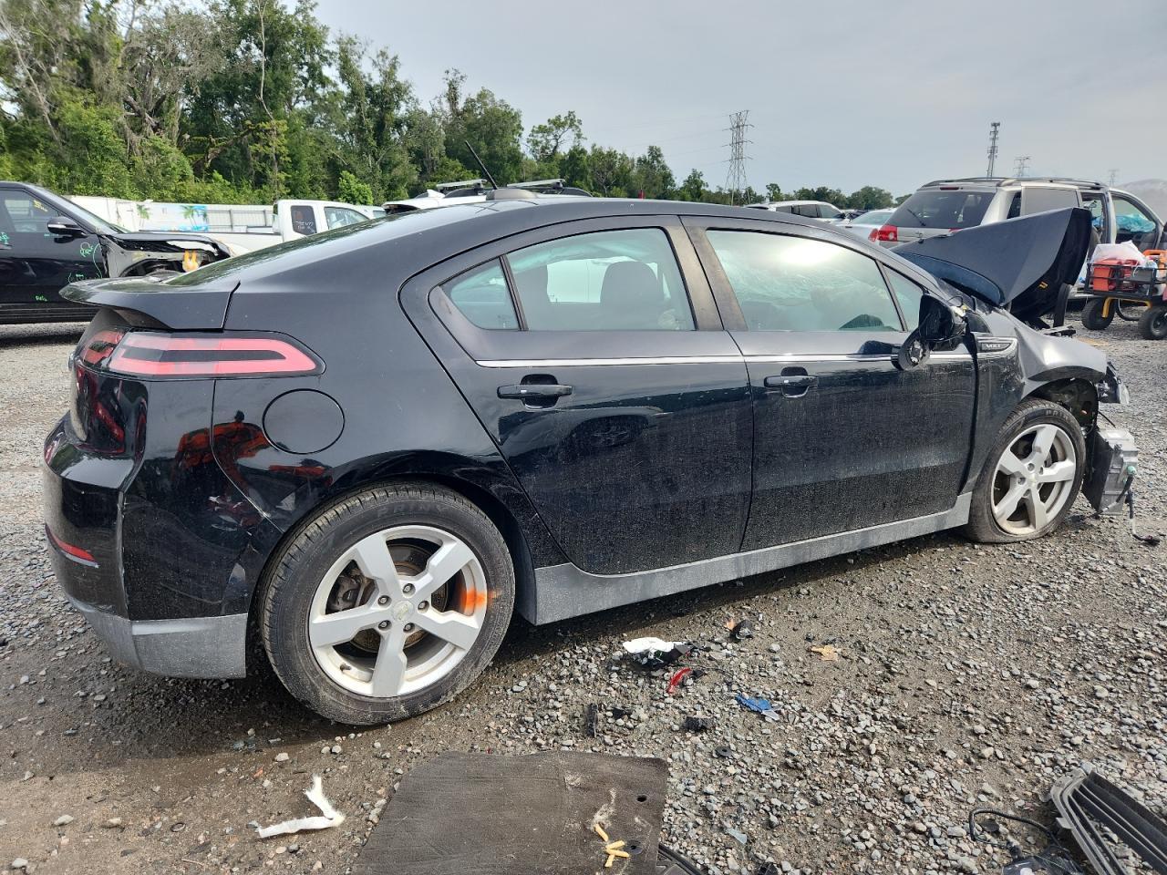 2015 Chevrolet Volt - Image 3