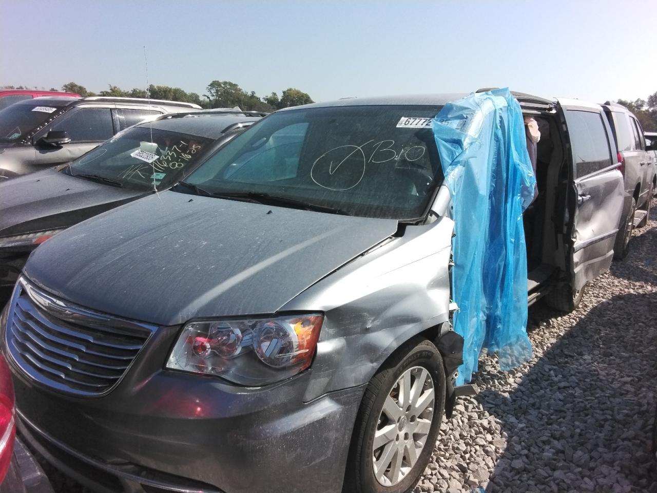 2016 Chrysler Town & Country Touring