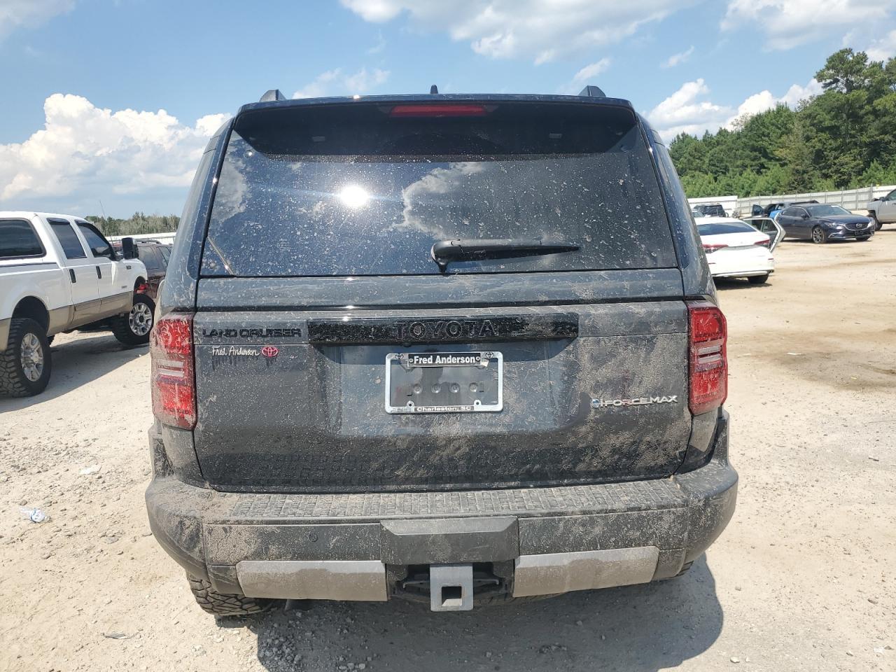 2024 Toyota Land Cruiser Base - Фото 6