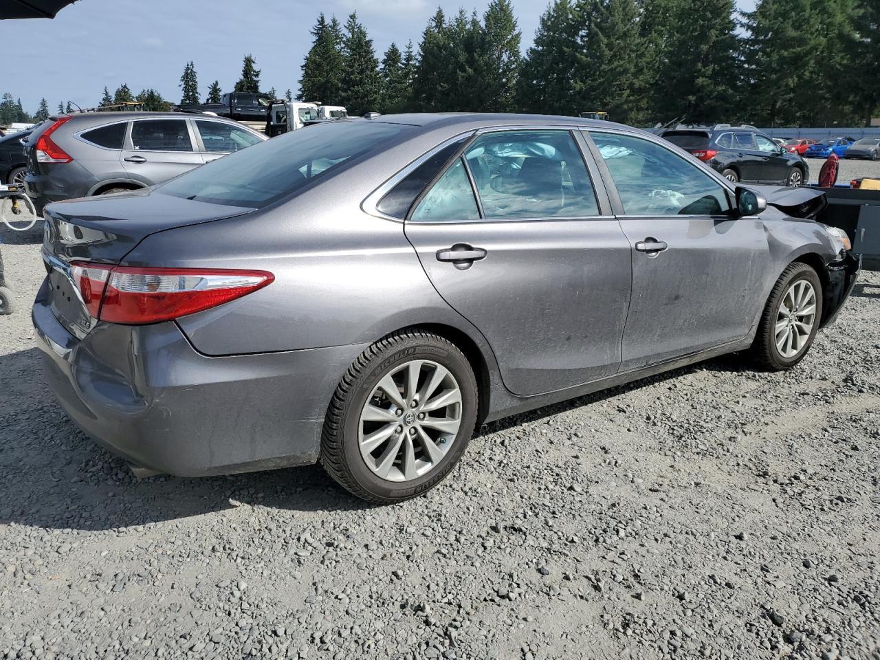 2017 Toyota Camry Xse - Фото 3