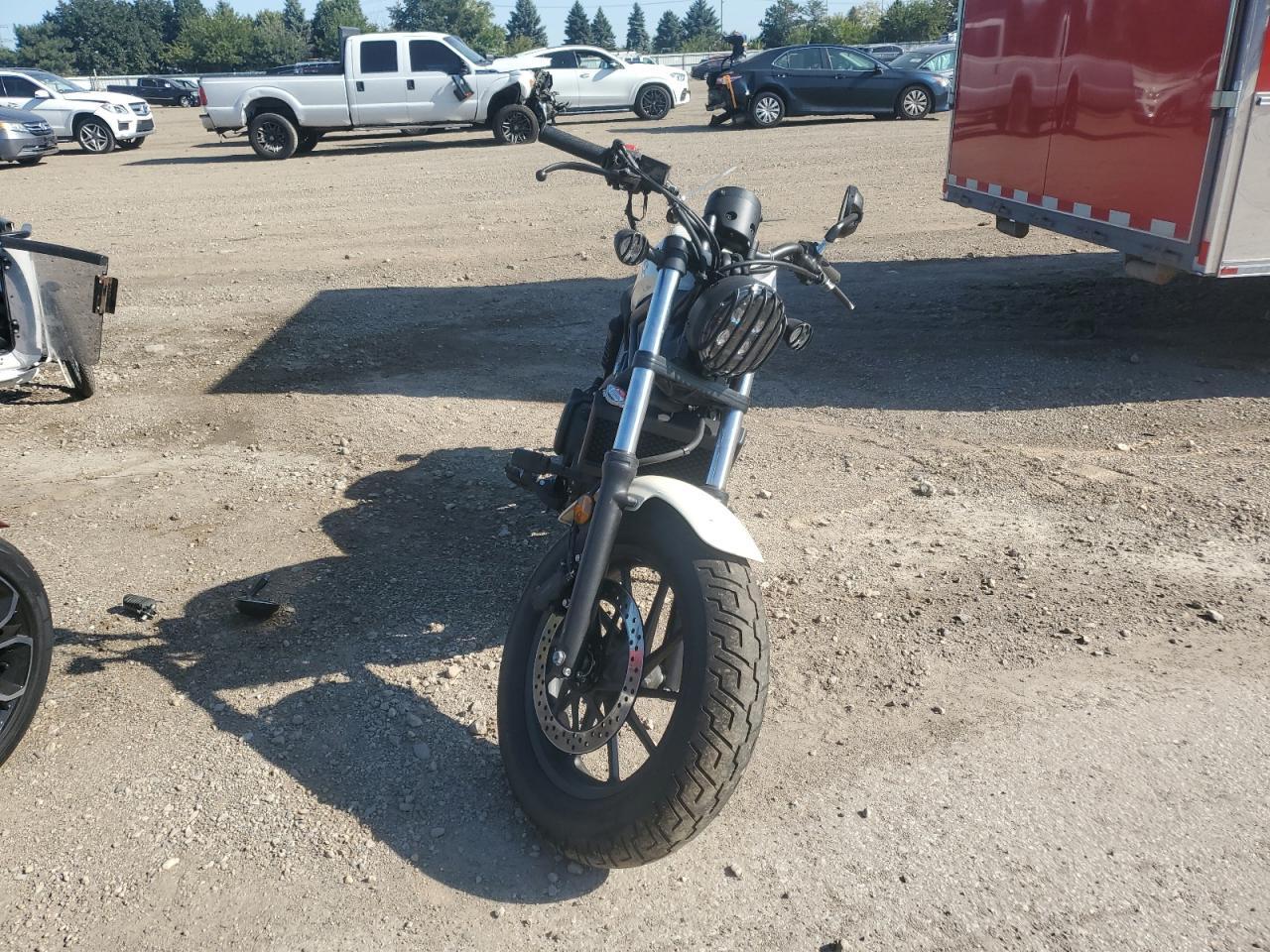 2025 Honda Cmx500 A - Image 2