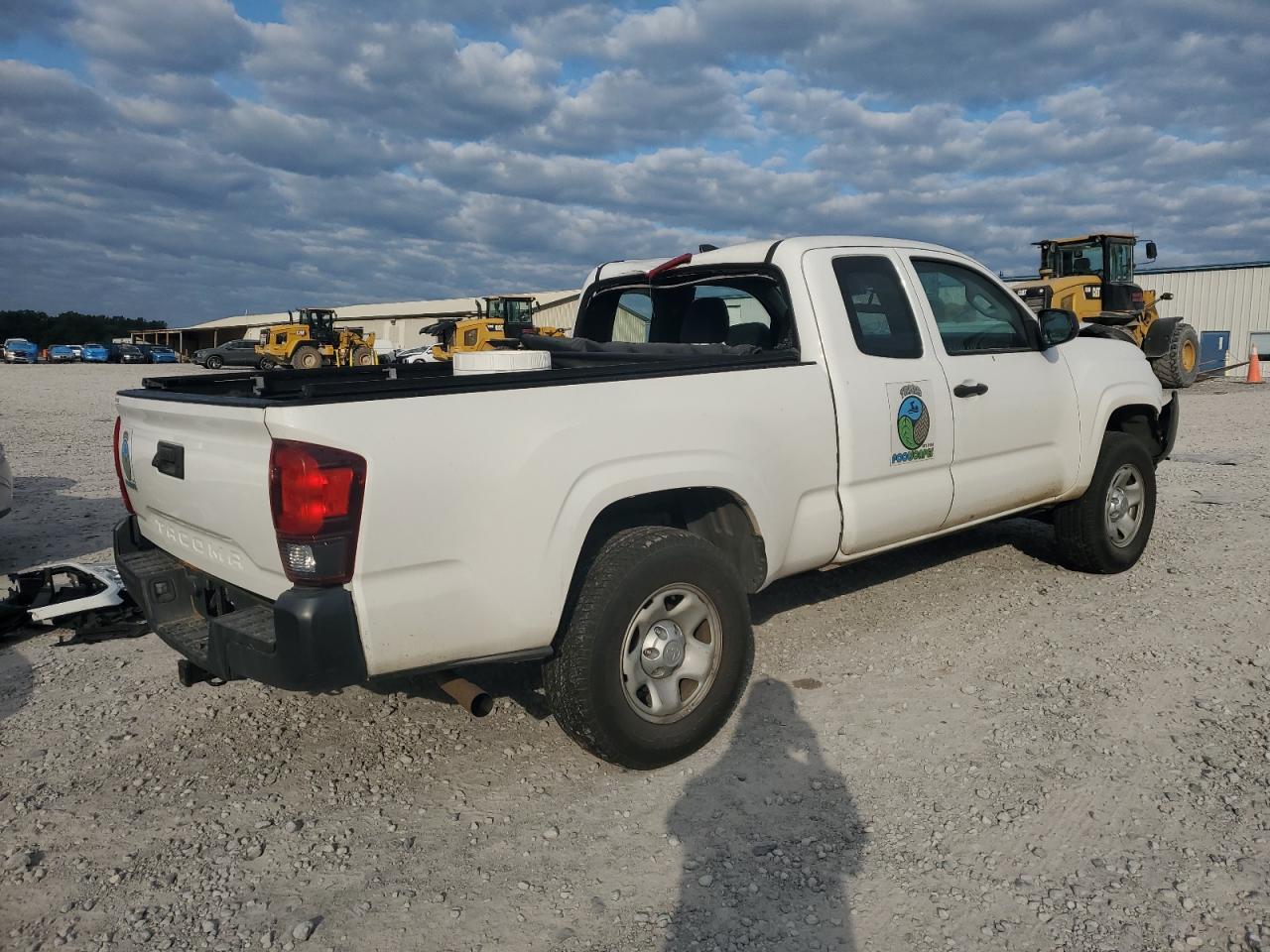2018 Toyota Tacoma Access Cab - Image 3