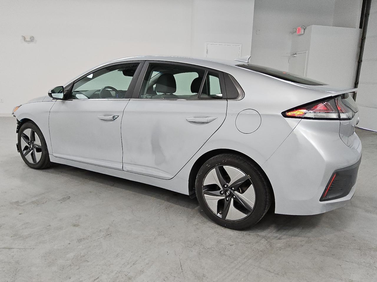 2021 Hyundai Ioniq Sel - Image 2