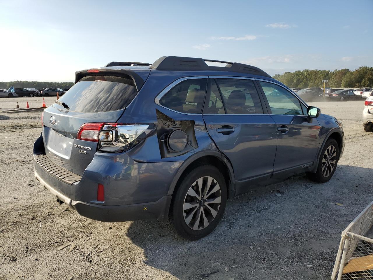 2015 Subaru Outback 3.6R Limited - Image 3