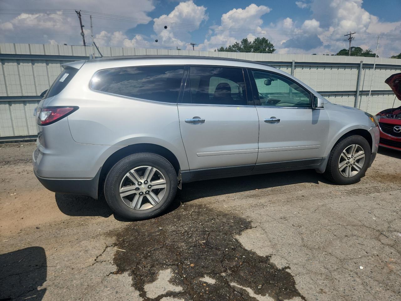 2016 Chevrolet Traverse Lt - Image 3