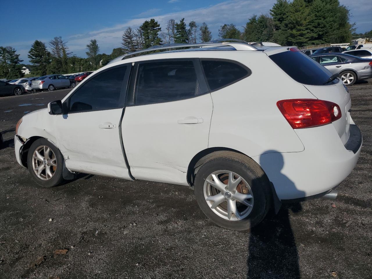 2009 Nissan Rogue S - Image 2