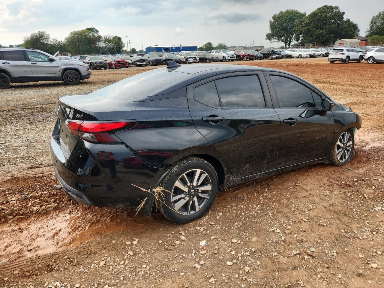 2020 Nissan Versa Sv - Image 3