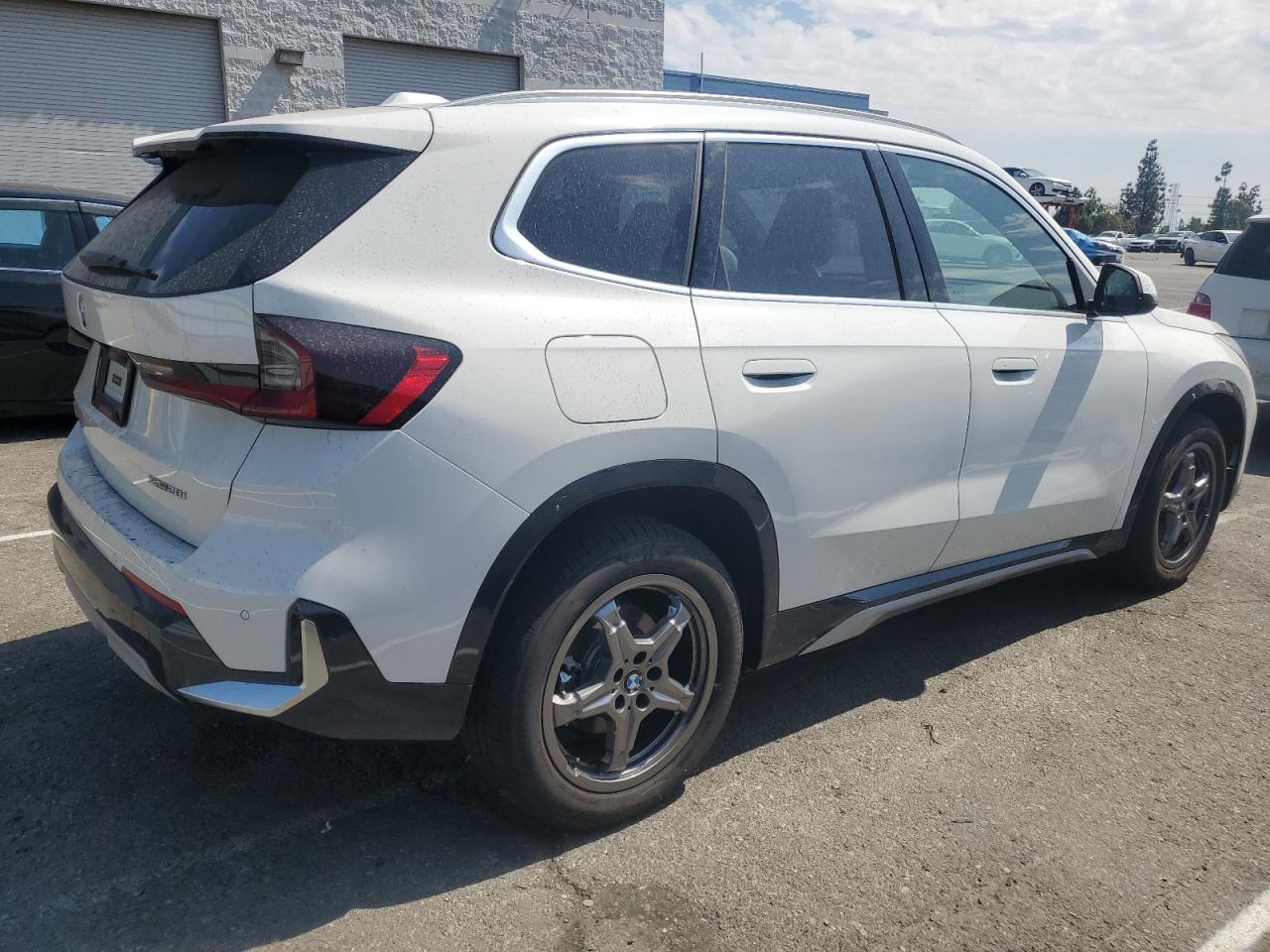 2025 BMW X1 xDrive28I - Image 3