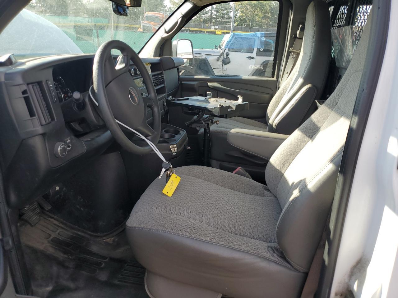 2013 GMC Savana G1500 - Image 7