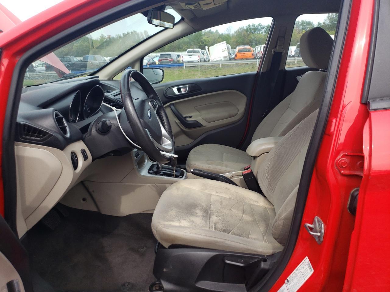 2015 Ford Fiesta Se - Фото 7