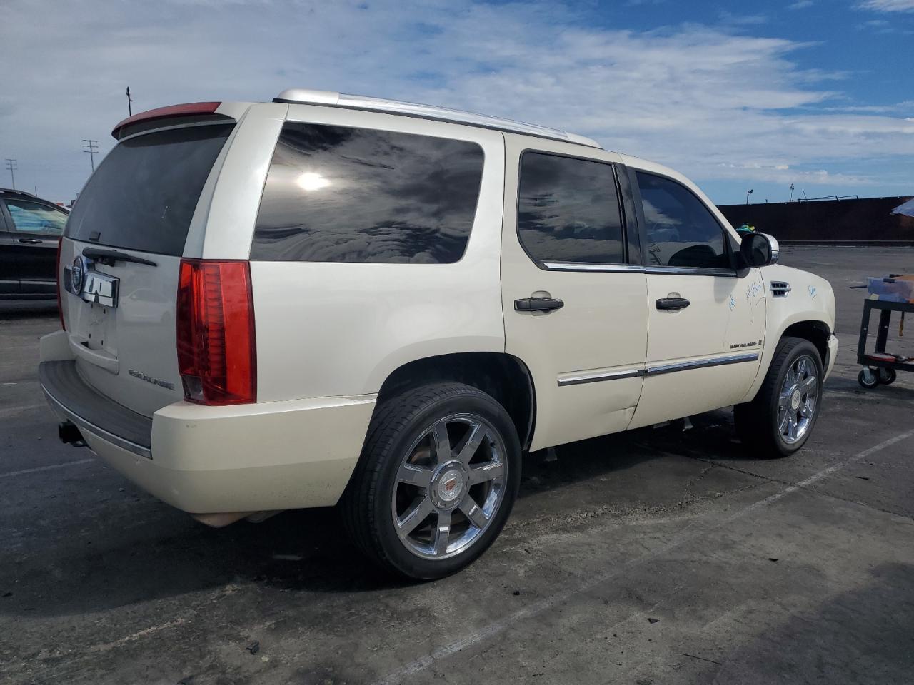 2008 Cadillac Escalade Luxury - Фото 3