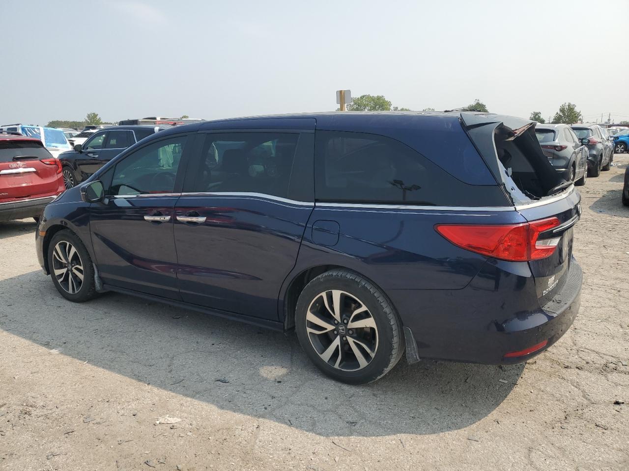 2021 Honda Odyssey Touring - Image 2