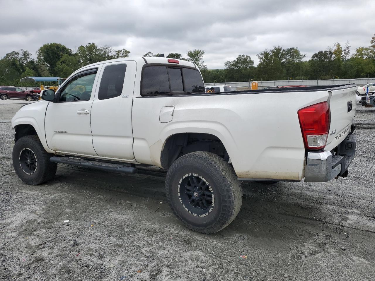 2016 Toyota Tacoma Access Cab - Фото 2