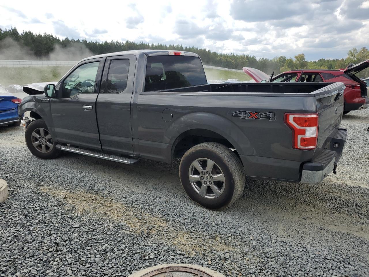 2018 Ford F150 Super Cab - Фото 2