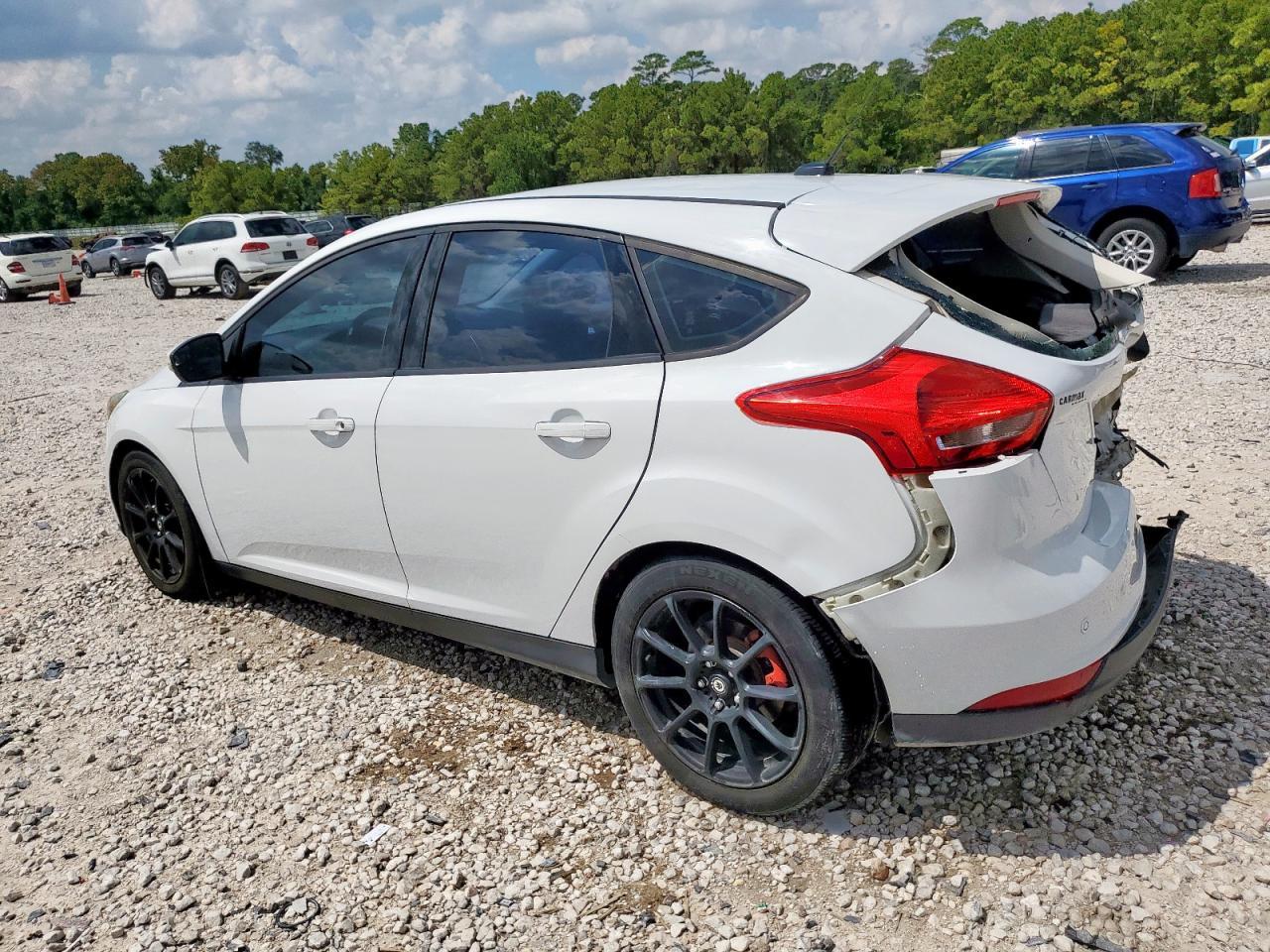 2017 Ford Focus Sel - Image 2
