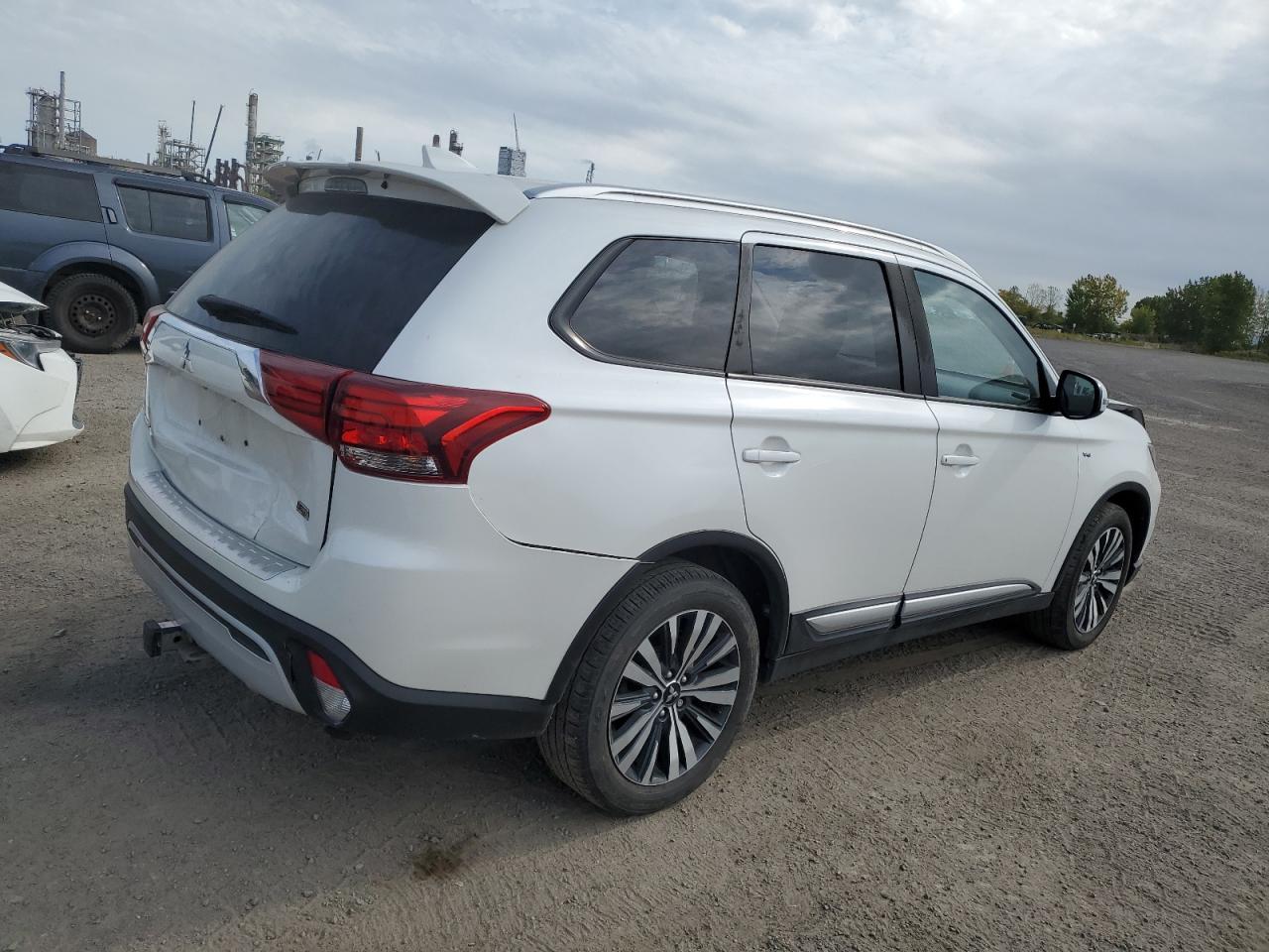 2020 Mitsubishi Outlander Se - Image 3