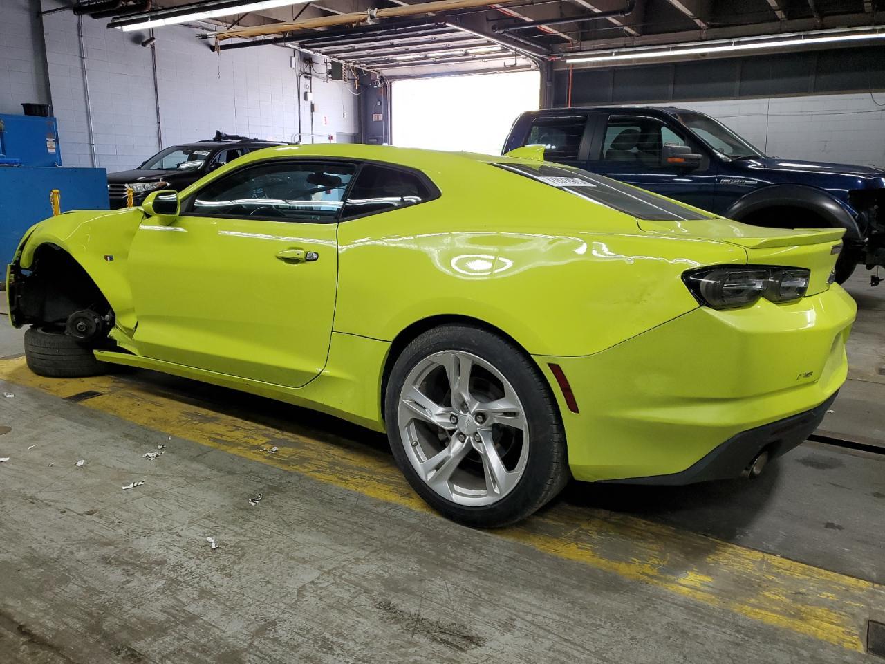 2020 Chevrolet Camaro Ls - Фото 2