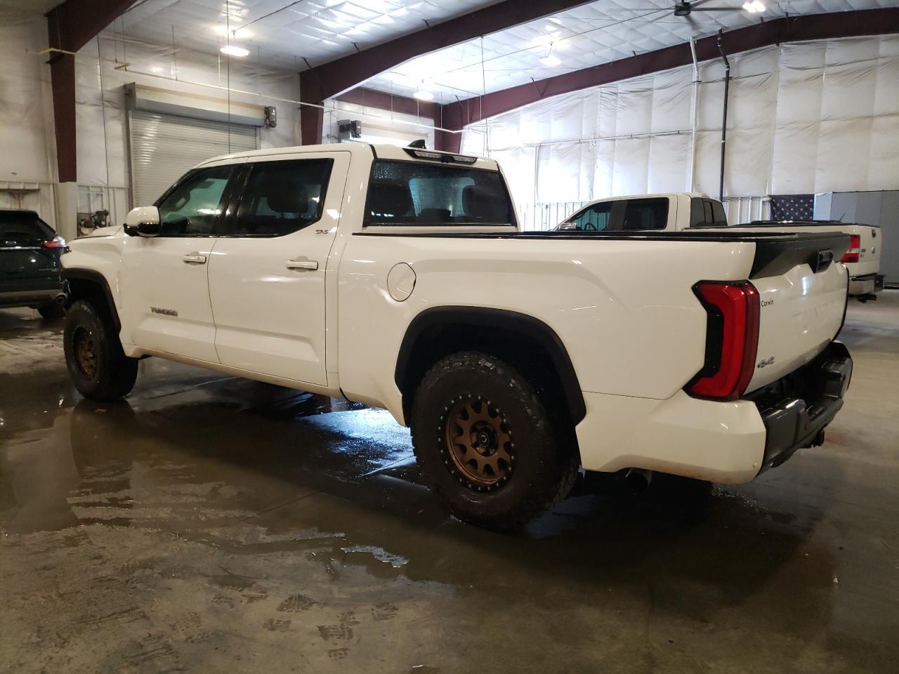 2022 Toyota Tundra Crewmax Sr5 - Фото 2