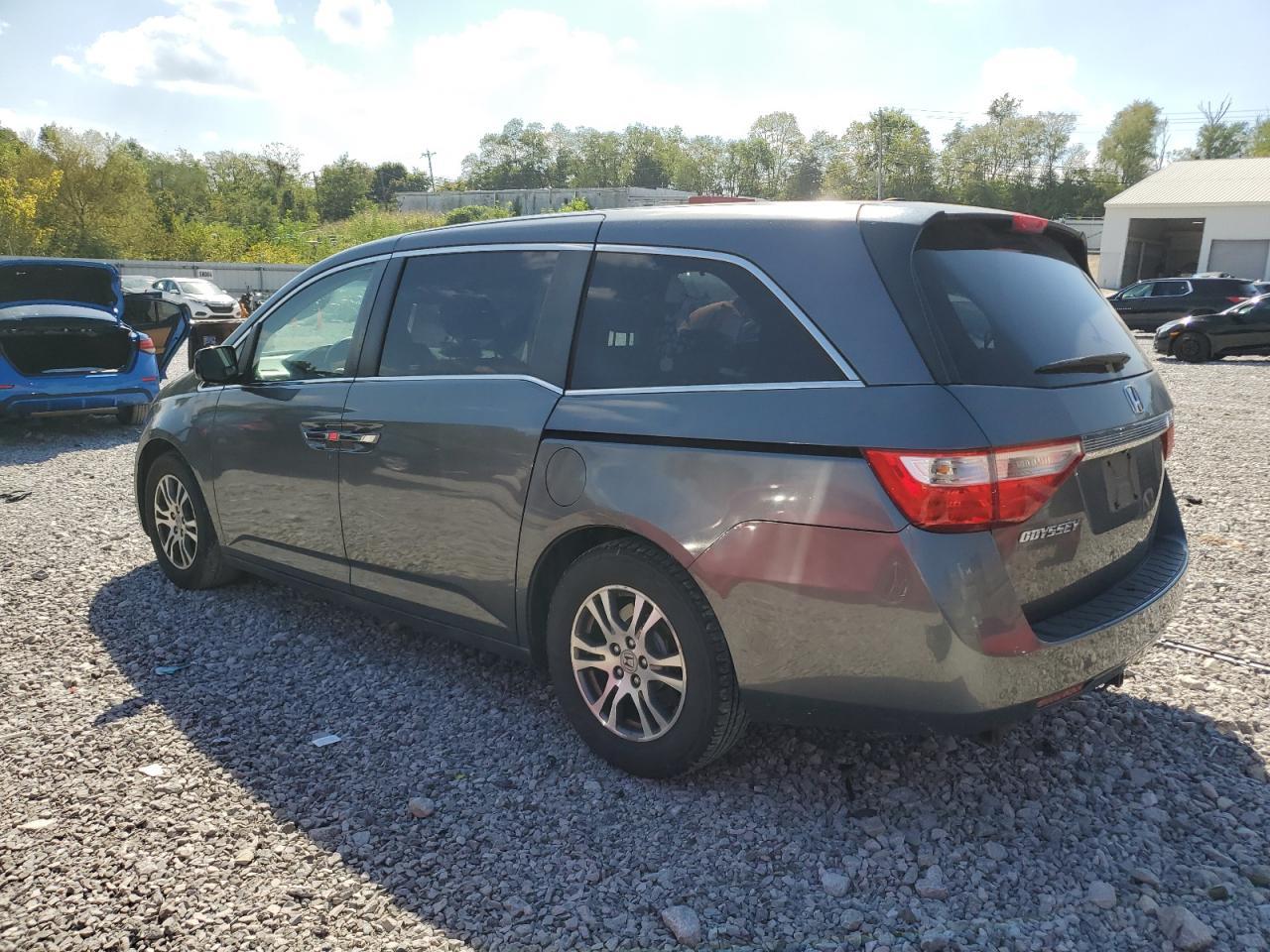 2011 Honda Odyssey Exl - Image 2
