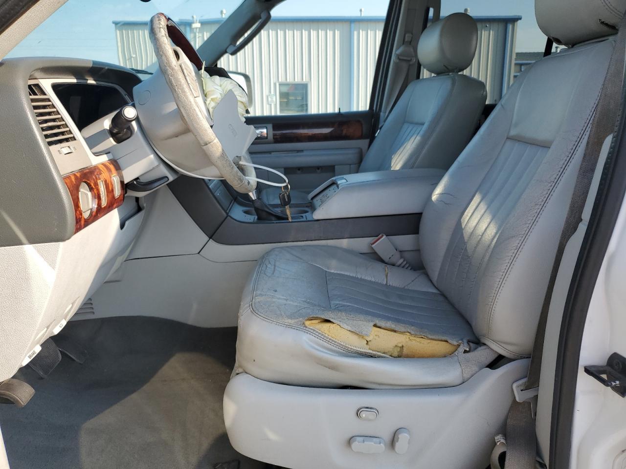 2004 Lincoln Navigator - Фото 7