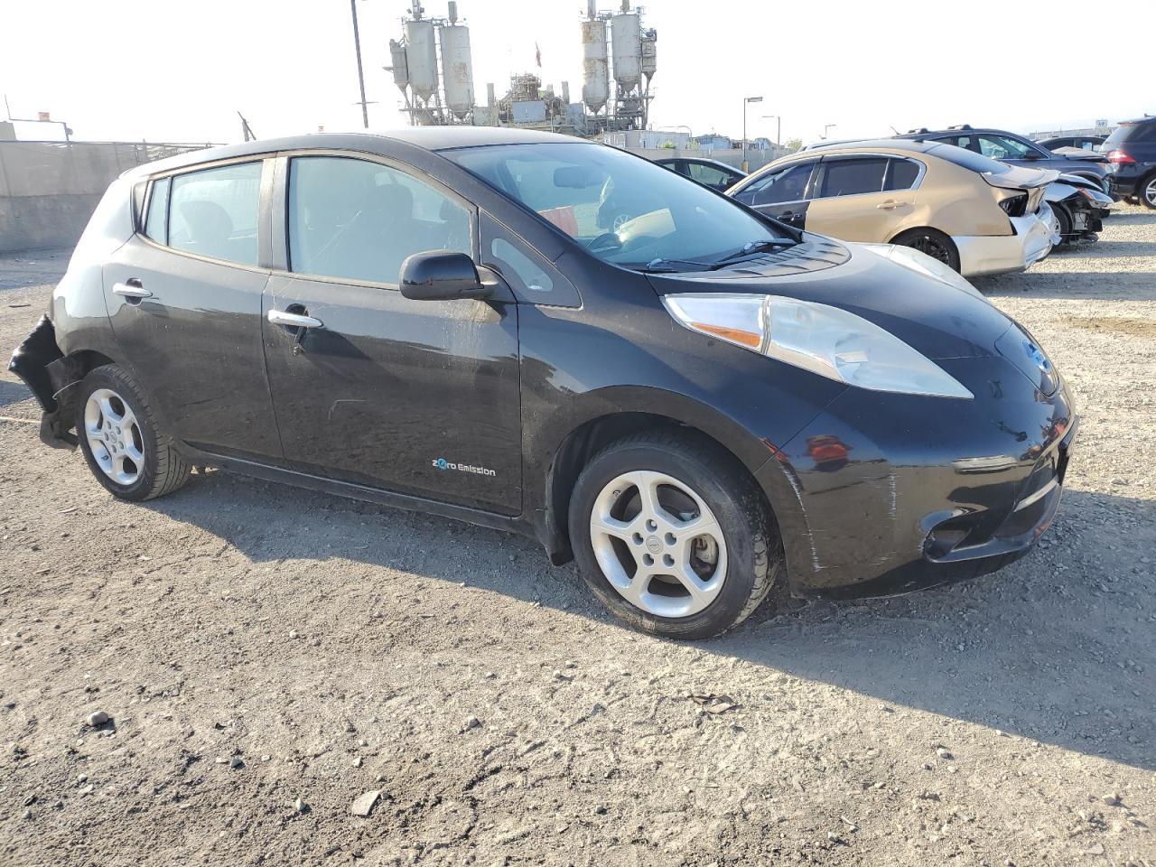 2015 Nissan Leaf S - Фото 4