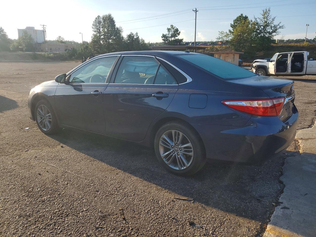 2017 Toyota Camry Xle - Image 2
