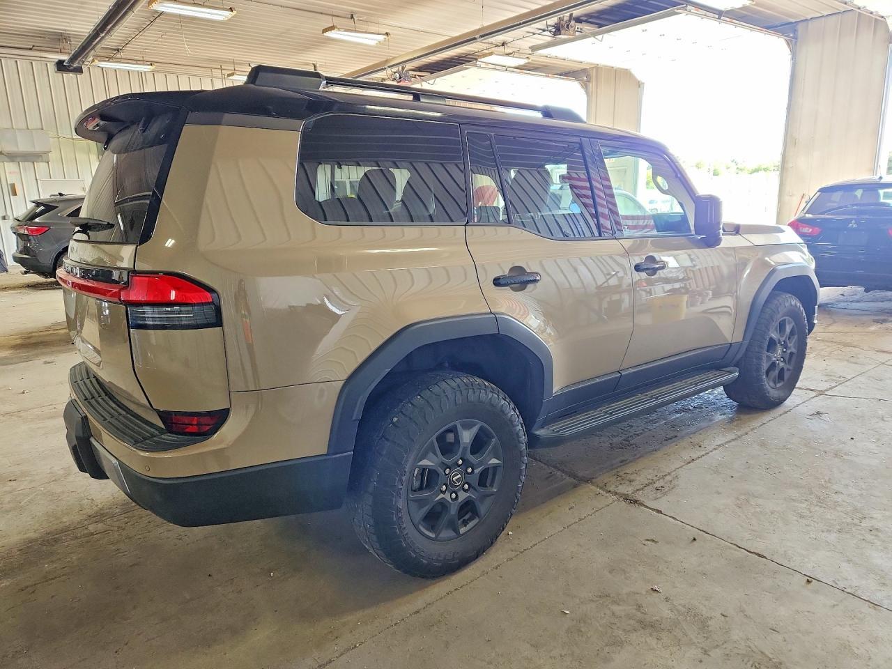 2024 Lexus Gx 550 Overtrail+ - Image 3