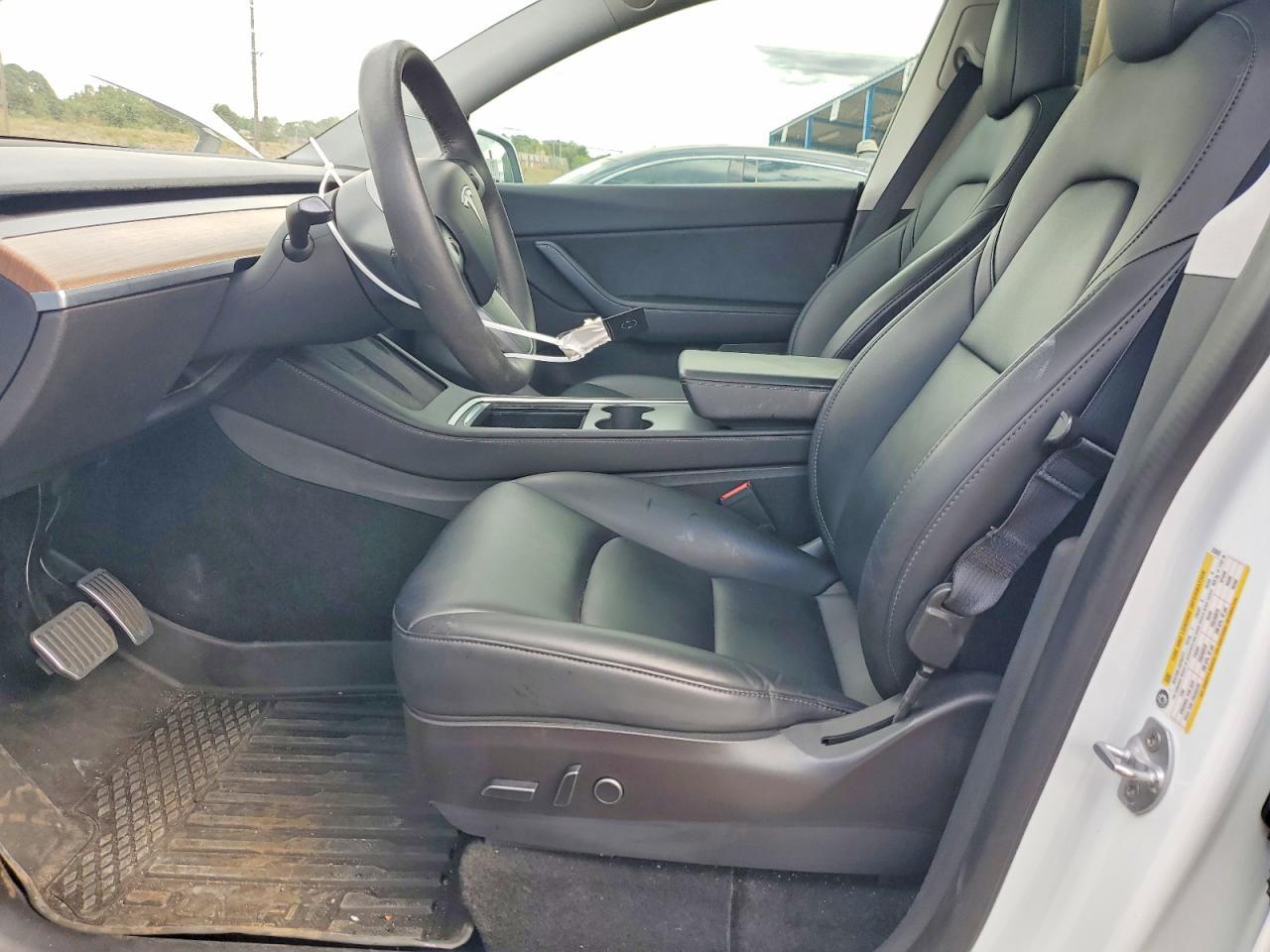 2022 Tesla Model Y - Image 7