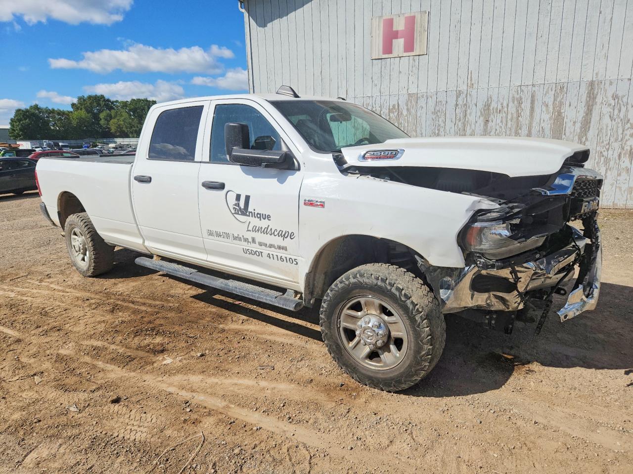 2022 Ram 2500 Tradesman - Фото 4