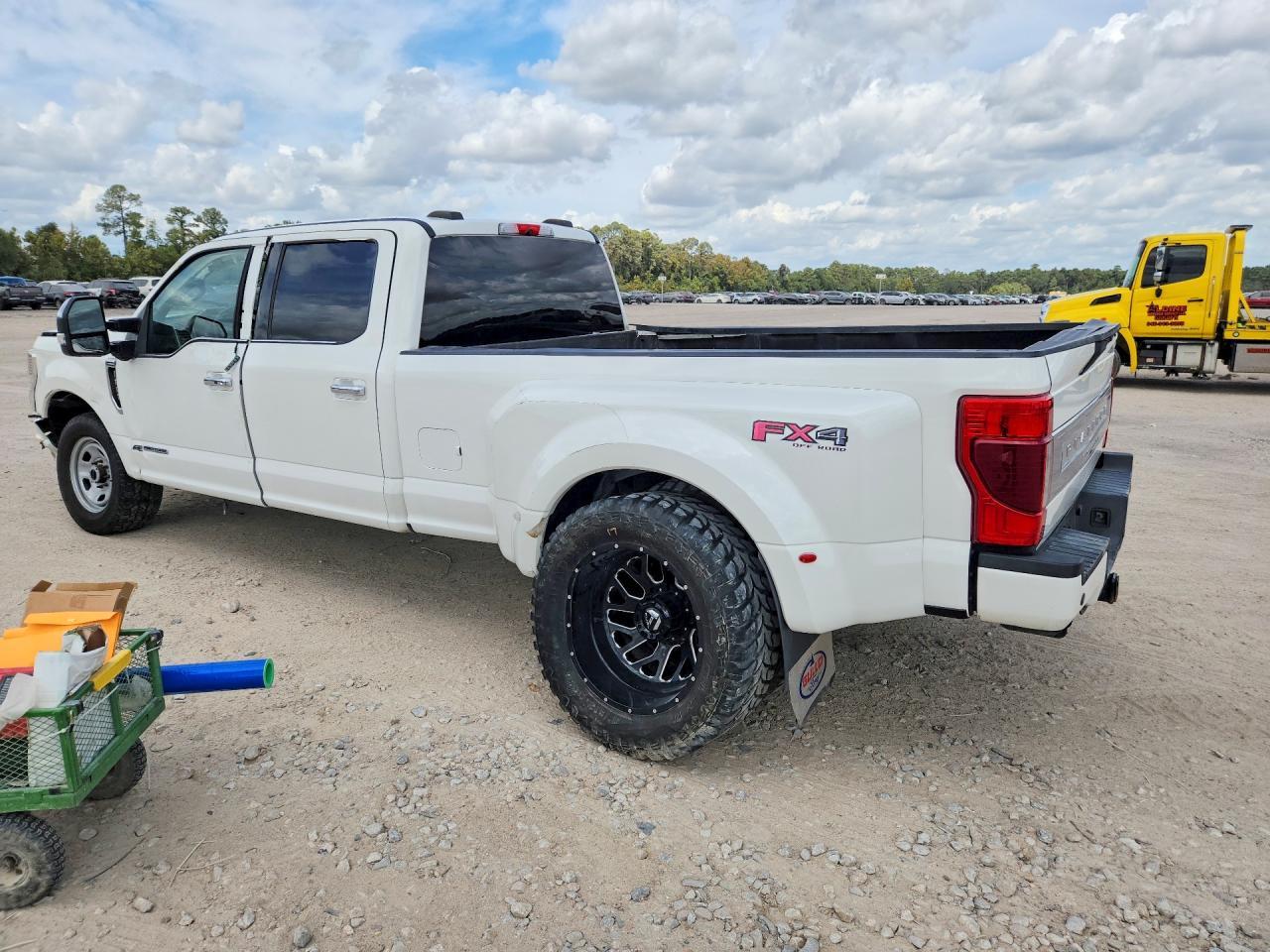 2021 Ford F350 Super Duty - Image 2