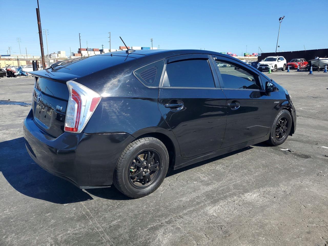 2014 Toyota Prius Four - Image 3