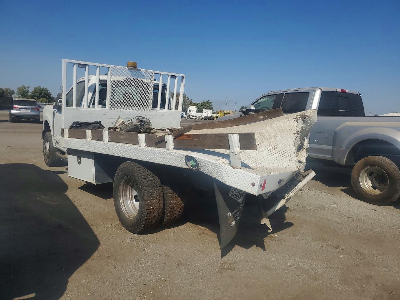 2023 Ford F350 Super Duty - Image 2