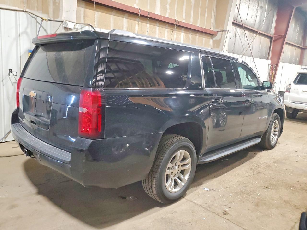 2017 Chevrolet Suburban K1500 Lt - Фото 3