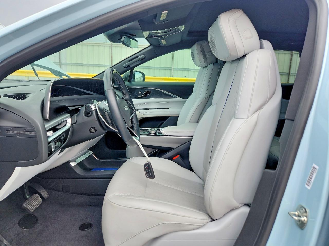 2024 Cadillac Lyriq Luxury - Image 7