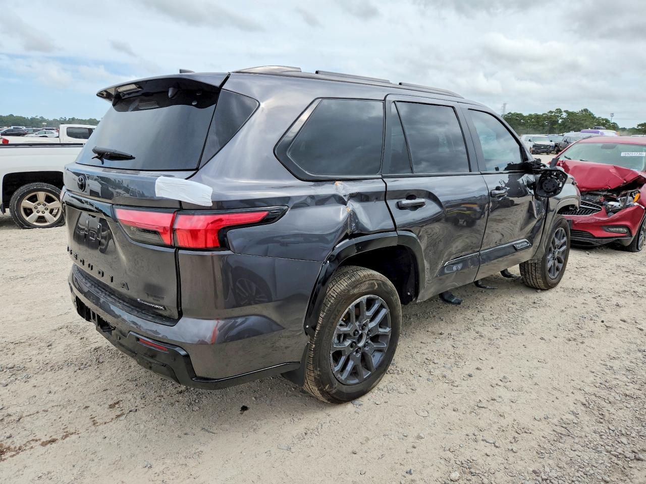 2026 Toyota Sequoia Platinum - Фото 3