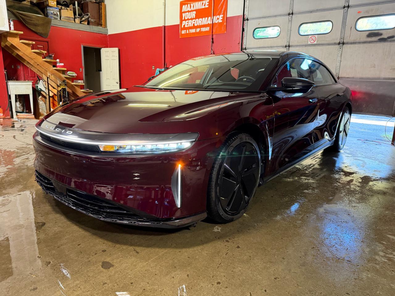 2025 Lucid Motors Air Touring - Фото 2