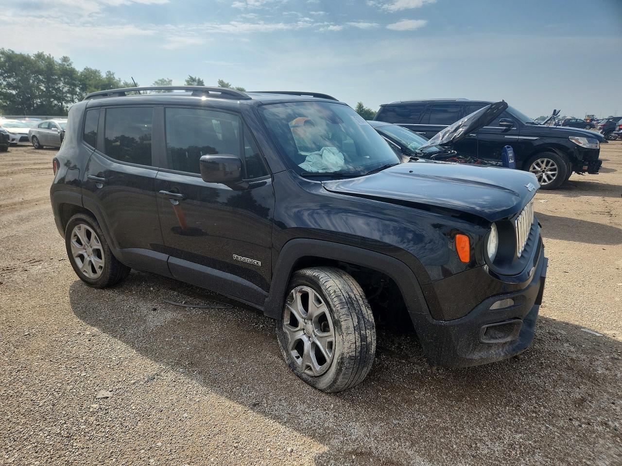 2017 Jeep Renegade Latitude - Image 4