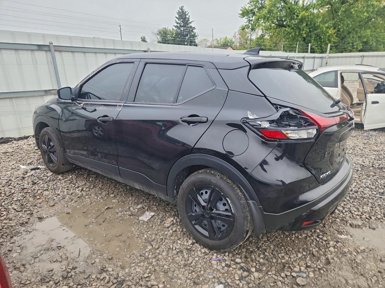 2025 Nissan Kicks Play S - Image 2