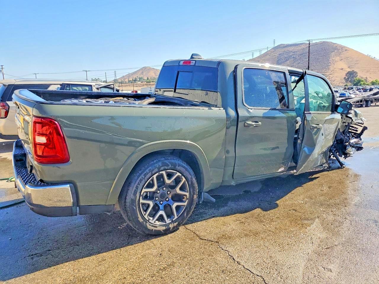 2026 Ram 1500 Laramie - Фото 3