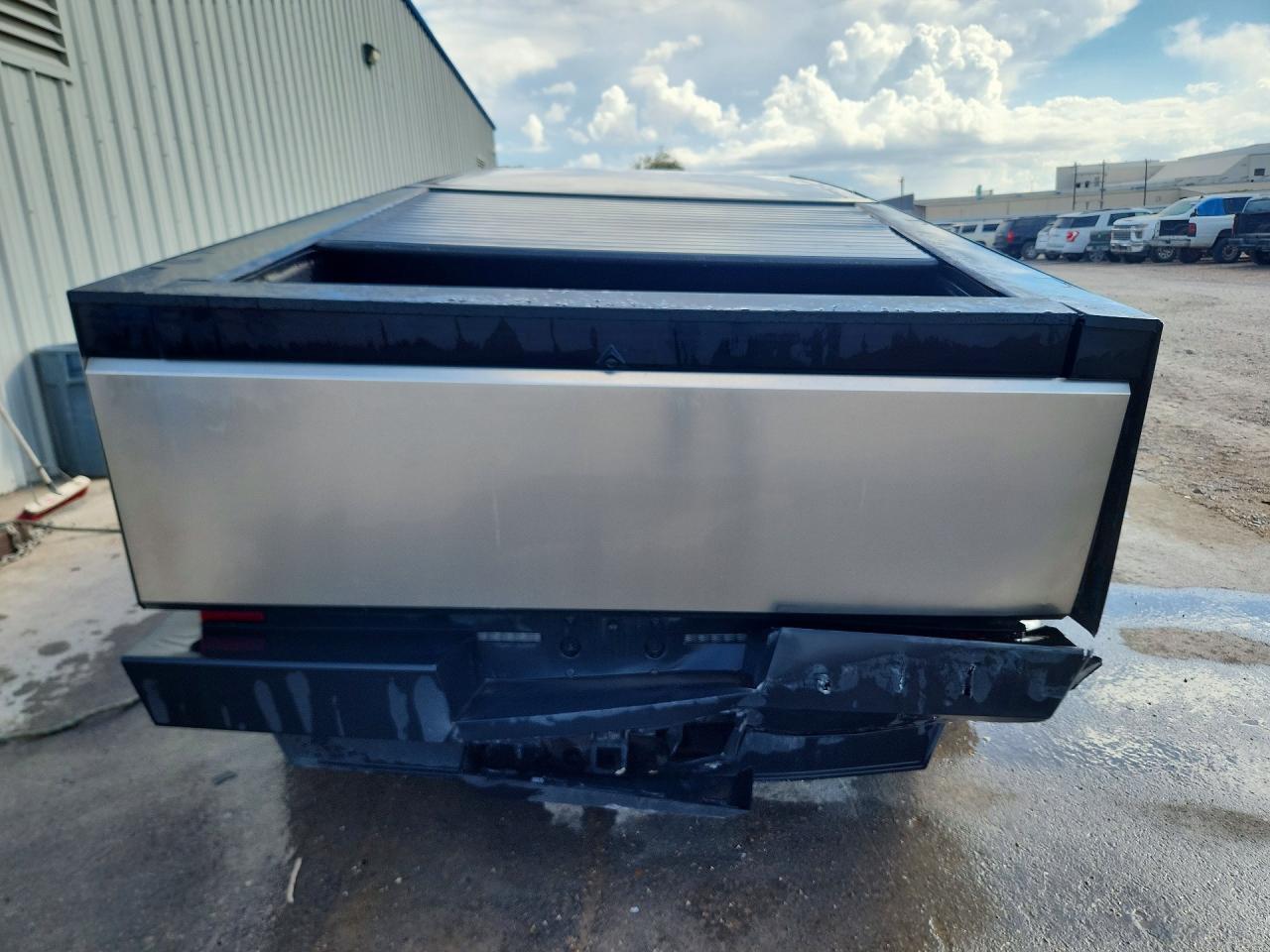 2026 Tesla Cybertruck - Image 6