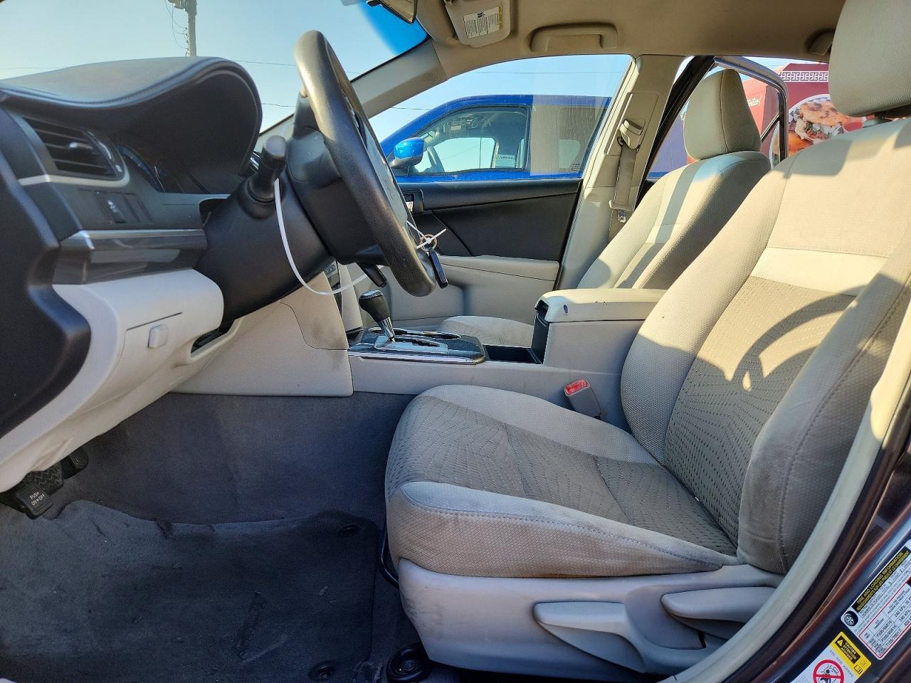2013 Toyota Camry Hybrid Le - Image 7