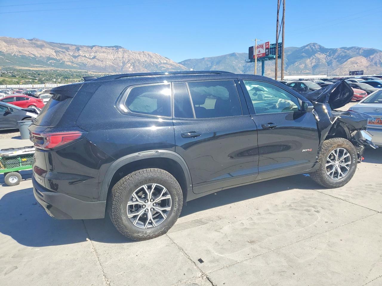 2026 GMC Acadia At4 - Фото 3