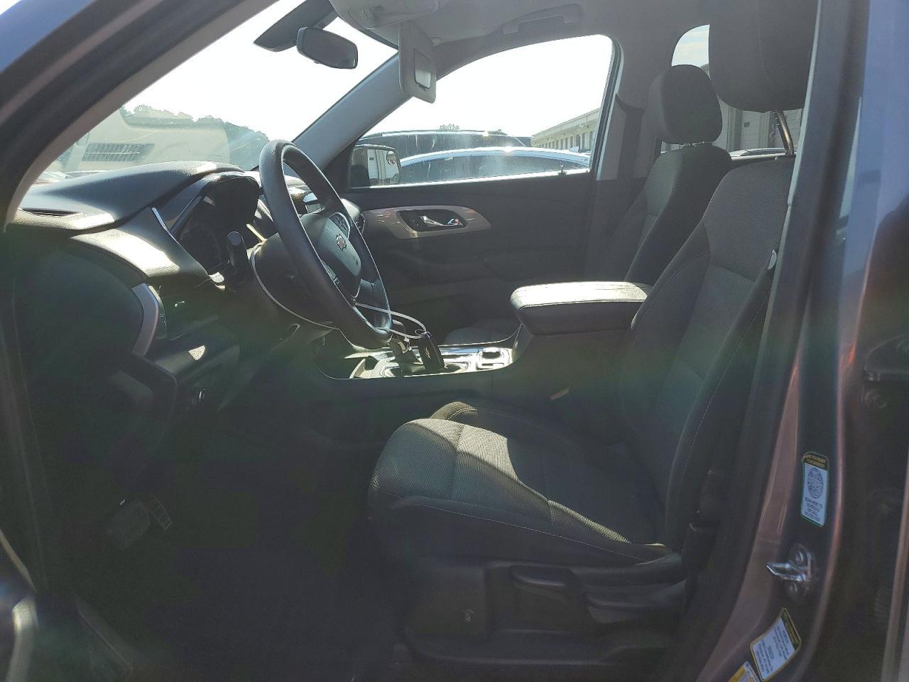 2021 Chevrolet Traverse Ls - Фото 7