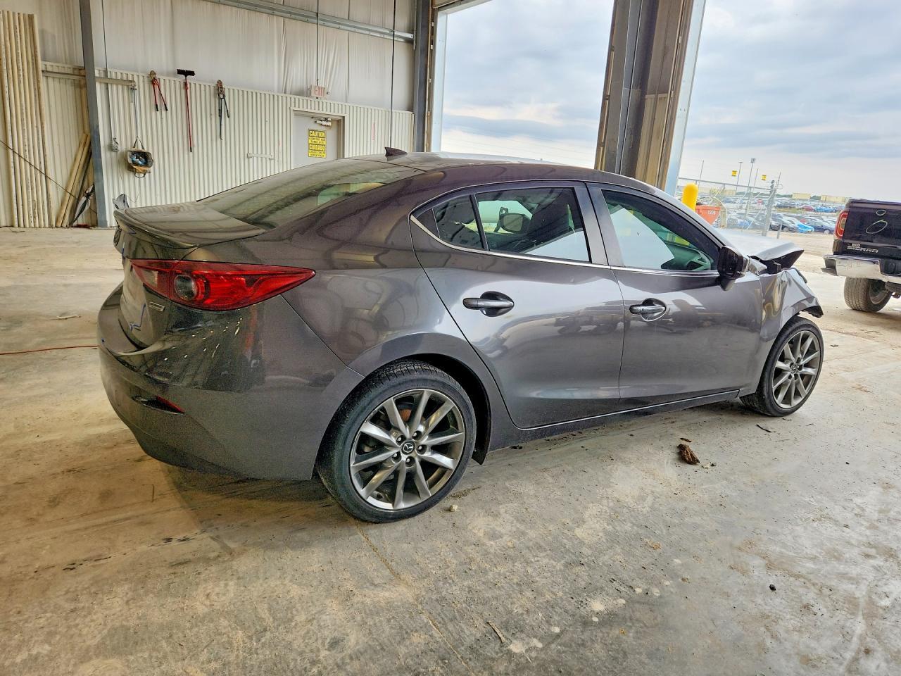 2018 Mazda 3 Touring - Фото 3
