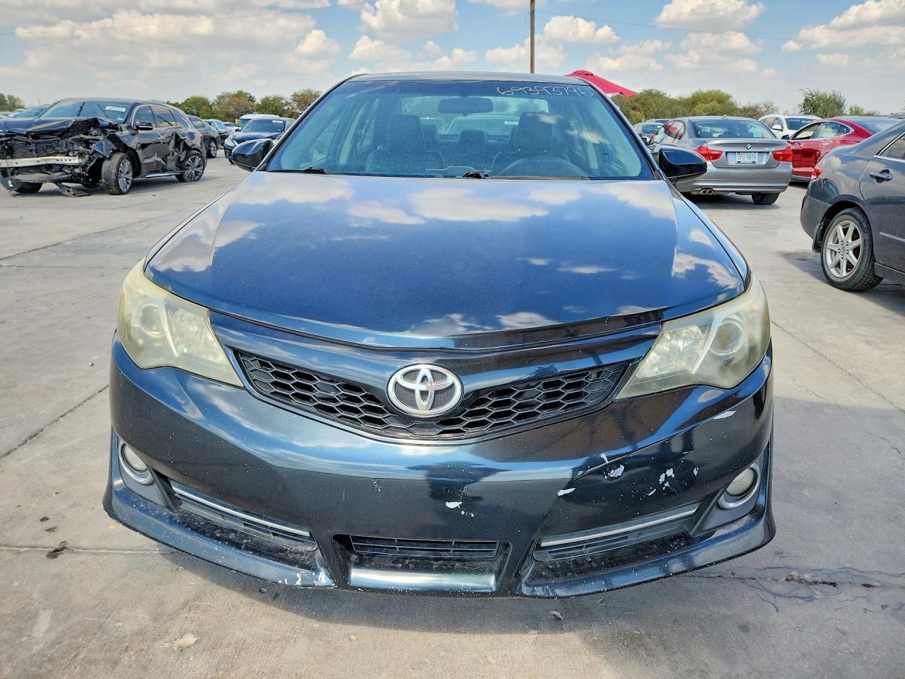 2014 Toyota Camry Se - Image 5