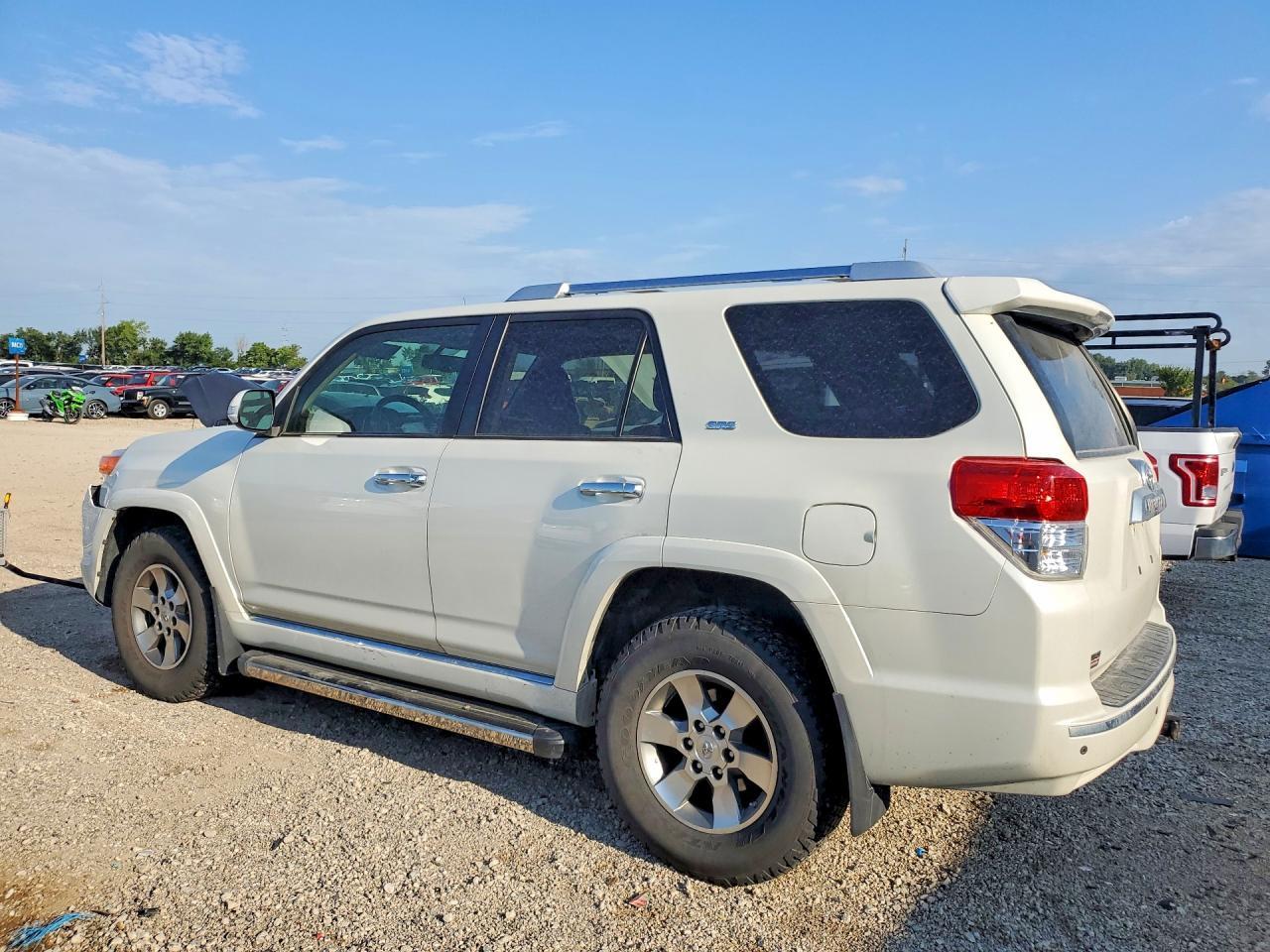 2013 Toyota 4Runner Sr5 - Фото 2